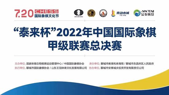 安东尼在2022年夏窗从阿贾克斯加盟曼联，转会费为9500万欧+500万浮动。